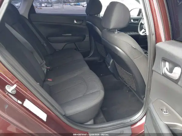5XXGT4L37KG334708 2019 KIA OPTIMA - Image 8