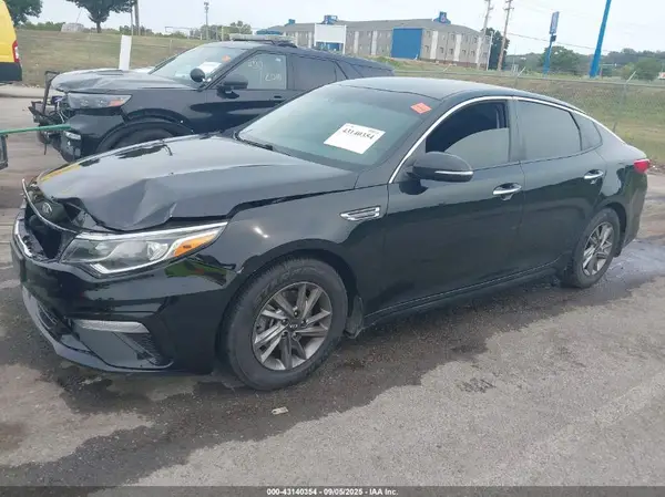 5XXGT4L37KG337544 2019 KIA OPTIMA - Image 2