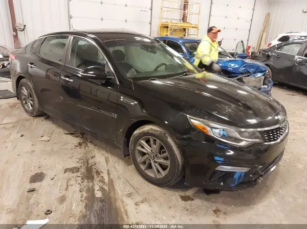 5XXGT4L37KG340783 2019 KIA OPTIMA - Image 1