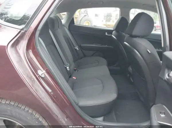 5XXGT4L37KG344235 2019 KIA OPTIMA - Image 8
