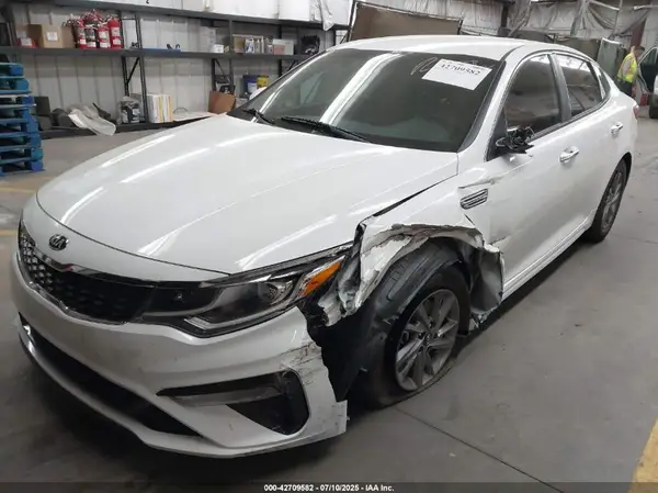 5XXGT4L37KG347569 2019 KIA OPTIMA - Image 2