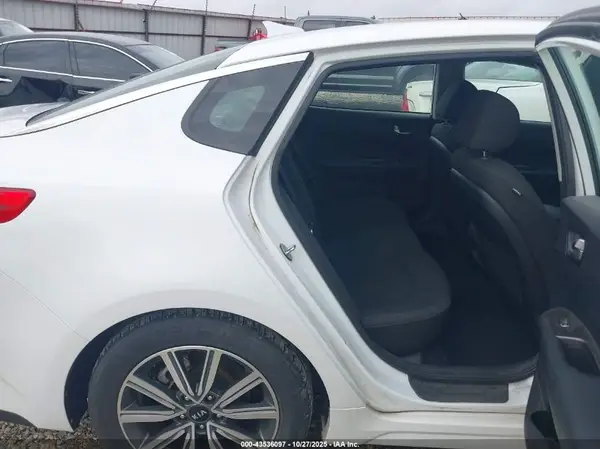 5XXGT4L37KG359415 2019 KIA OPTIMA - Image 8