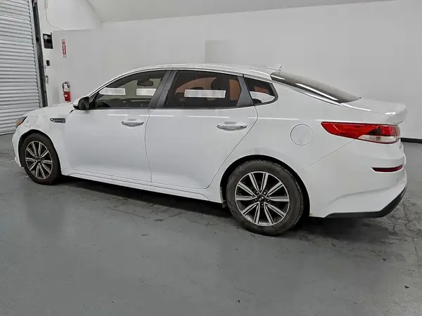 5XXGT4L37KG360256 2019 KIA OPTIMA - Image 2