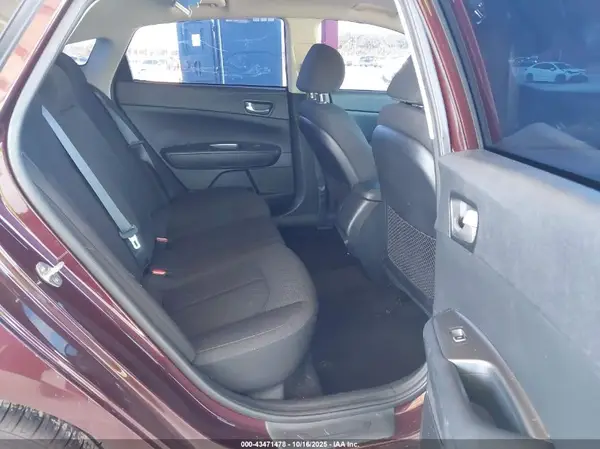 5XXGT4L37KG369085 2019 KIA OPTIMA - Image 8