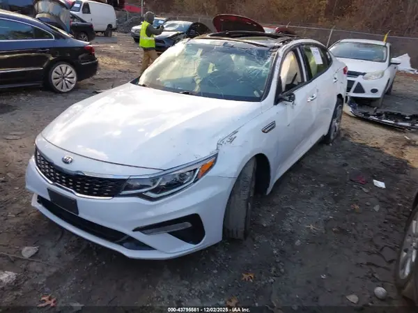 5XXGT4L37KG377638 2019 KIA OPTIMA - Image 2