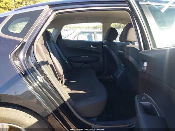 5XXGT4L37KG379437 2019 KIA OPTIMA - Image 8