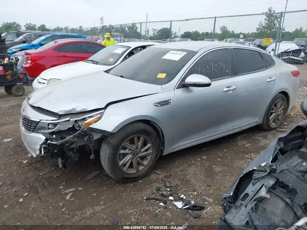 5XXGT4L37LG386745 2020 KIA OPTIMA - Image 2