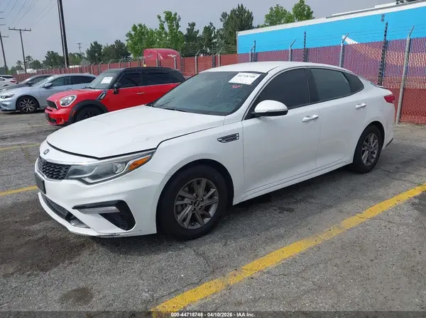 5XXGT4L37LG389905 2020 KIA OPTIMA - Image 2