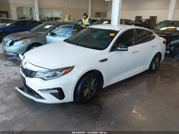 5XXGT4L37LG391850 2020 KIA OPTIMA - Image 2