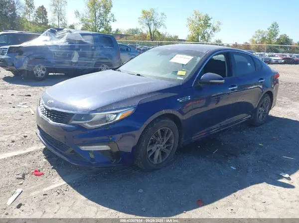 5XXGT4L37LG393887 2020 KIA OPTIMA - Image 2