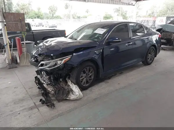 5XXGT4L37LG403379 2020 KIA OPTIMA - Image 2