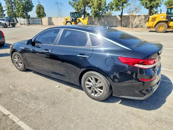 5XXGT4L37LG413734 2020 KIA OPTIMA - Image 2