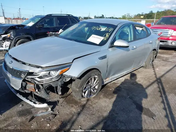 5XXGT4L37LG425723 2020 KIA OPTIMA - Image 2