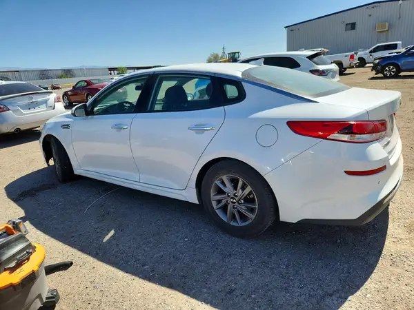 5XXGT4L37LG428928 2020 KIA OPTIMA - Image 2
