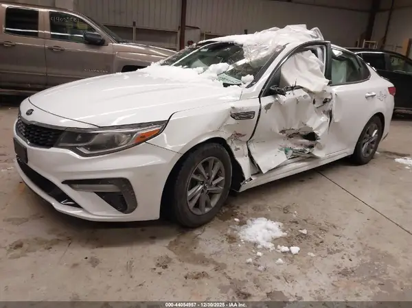 5XXGT4L37LG438021 2020 KIA OPTIMA - Image 2