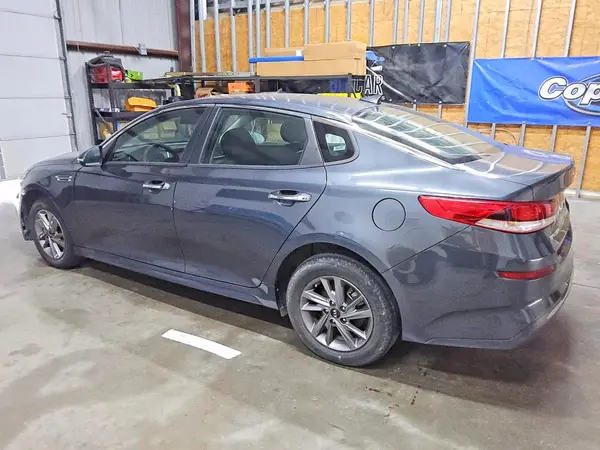 5XXGT4L37LG439735 2020 KIA OPTIMA - Image 2