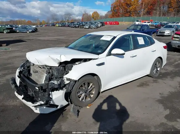 5XXGT4L37LG441565 2020 KIA OPTIMA - Image 2