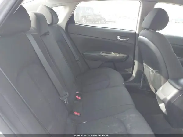 5XXGT4L38GG002557 2016 KIA OPTIMA - Image 8