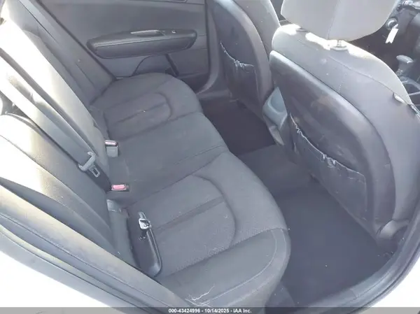 5XXGT4L38GG003434 2016 KIA OPTIMA - Image 8