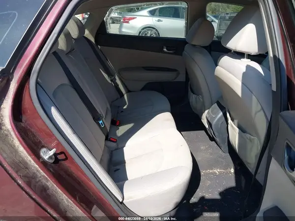 5XXGT4L38GG005037 2016 KIA OPTIMA - Image 8