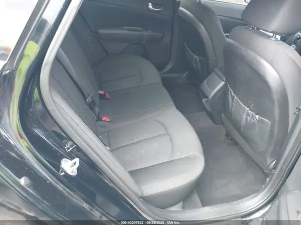 5XXGT4L38GG006527 2016 KIA OPTIMA - Image 8