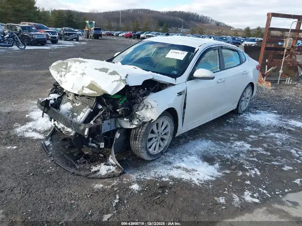 5XXGT4L38GG015826 2016 KIA OPTIMA - Image 2