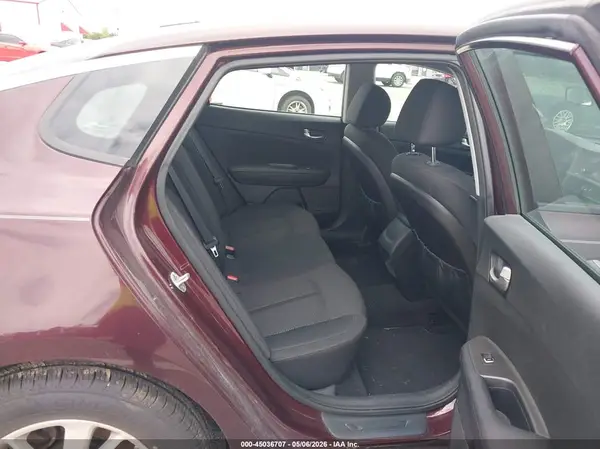 5XXGT4L38GG019391 2016 KIA OPTIMA - Image 8