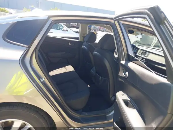 5XXGT4L38GG020864 2016 KIA OPTIMA - Image 8