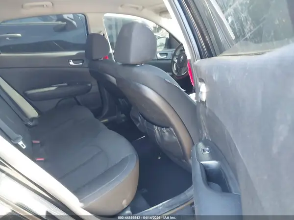 5XXGT4L38GG026891 2016 KIA OPTIMA - Image 8