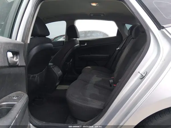 5XXGT4L38GG047319 2016 KIA OPTIMA - Image 8