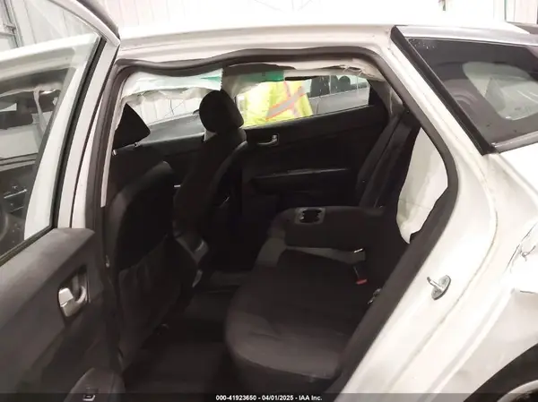5XXGT4L38GG048180 2016 KIA OPTIMA - Image 8