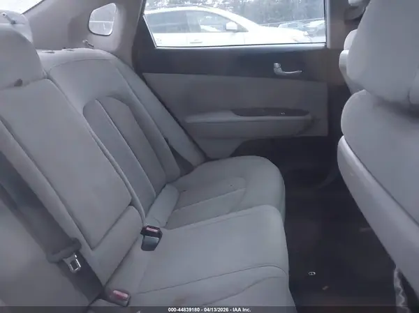 5XXGT4L38GG060037 2016 KIA OPTIMA - Image 8