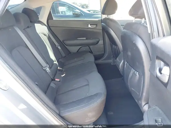 5XXGT4L38GG061222 2016 KIA OPTIMA - Image 8