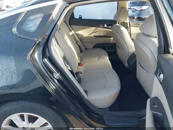 5XXGT4L38GG063486 2016 KIA OPTIMA - Image 8