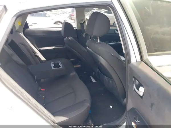 5XXGT4L38GG065786 2016 KIA OPTIMA - Image 8