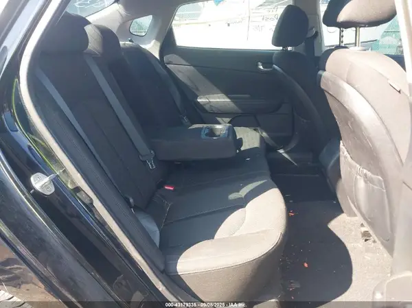 5XXGT4L38GG070728 2016 KIA OPTIMA - Image 8