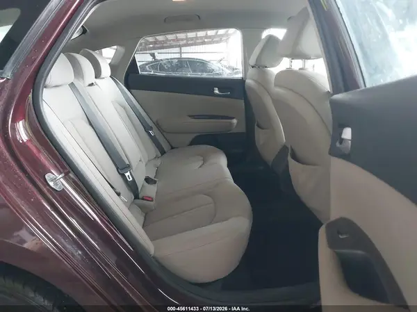 5XXGT4L38GG073807 2016 KIA OPTIMA - Image 8