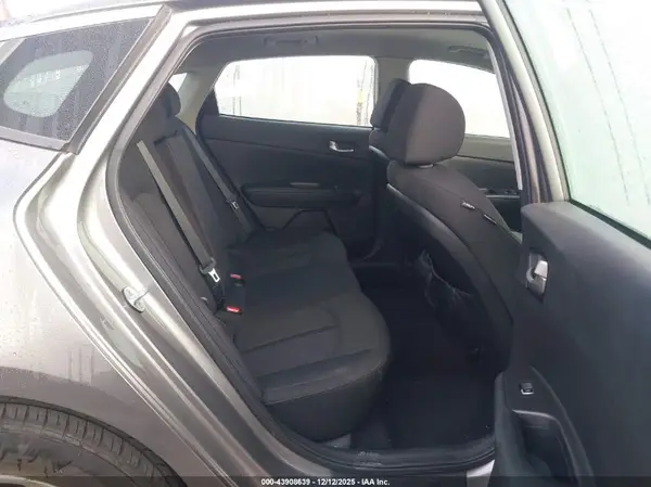 5XXGT4L38GG089344 2016 KIA OPTIMA - Image 8