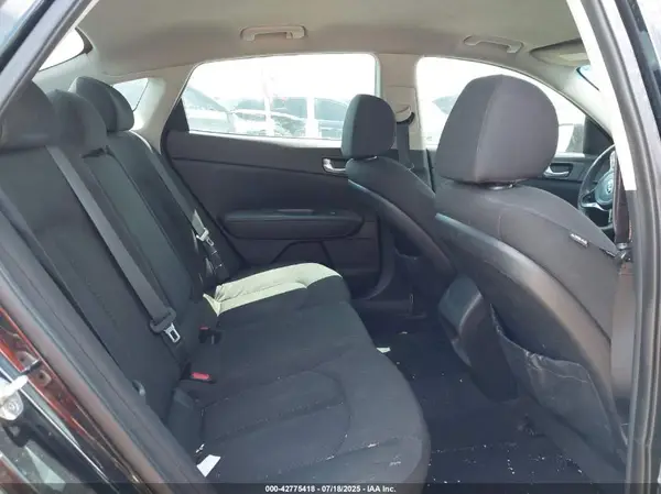 5XXGT4L38GG090204 2016 KIA OPTIMA - Image 8