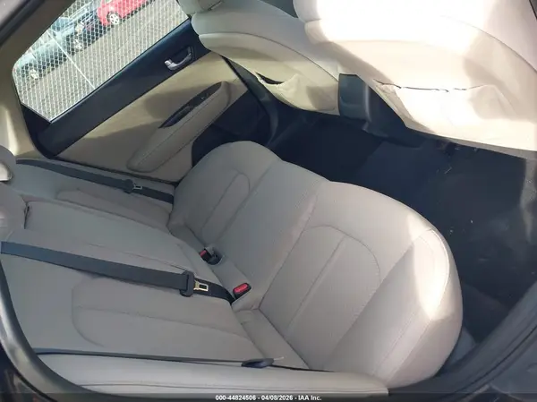 5XXGT4L38HG123753 2017 KIA OPTIMA - Image 8