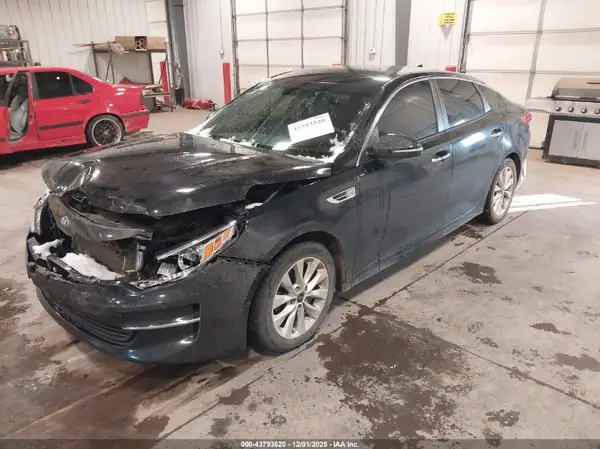 5XXGT4L38HG124482 2017 KIA OPTIMA - Image 2