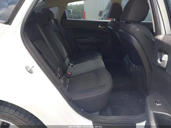 5XXGT4L38HG130914 2017 KIA OPTIMA - Image 8