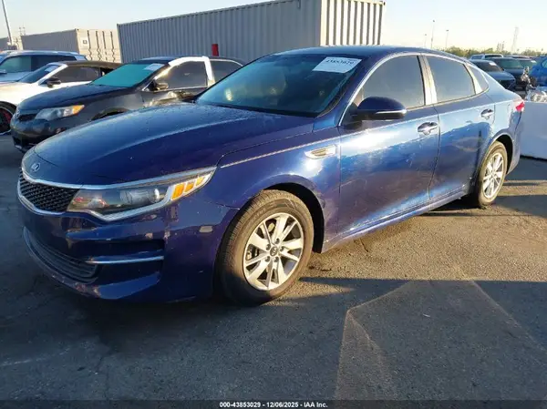 5XXGT4L38HG134767 2017 KIA OPTIMA - Image 2