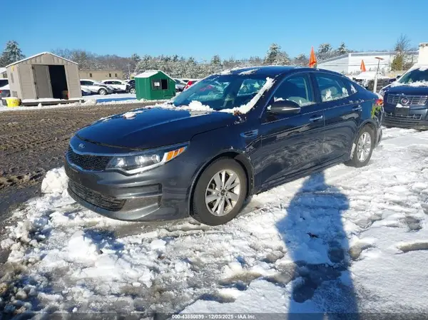 5XXGT4L38HG135272 2017 KIA OPTIMA - Image 2