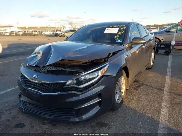 5XXGT4L38HG136356 2017 KIA OPTIMA - Image 2