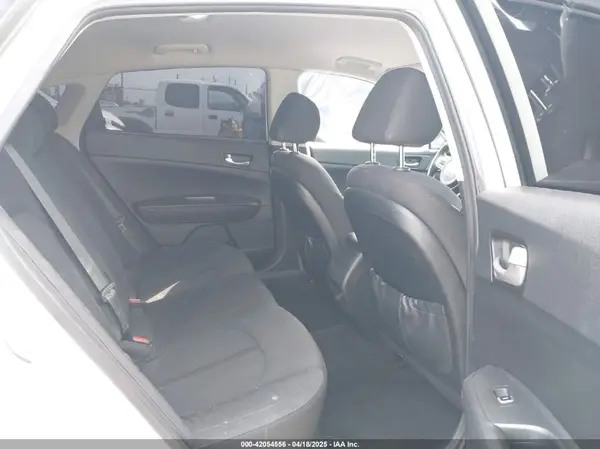 5XXGT4L38HG139645 2017 KIA OPTIMA - Image 8