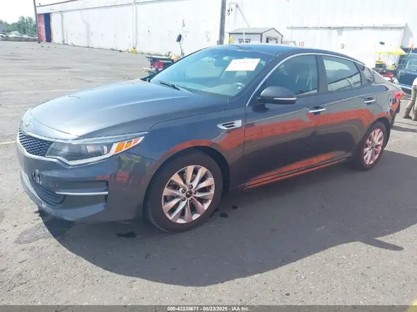 5XXGT4L38HG141170 2017 KIA OPTIMA - Image 2