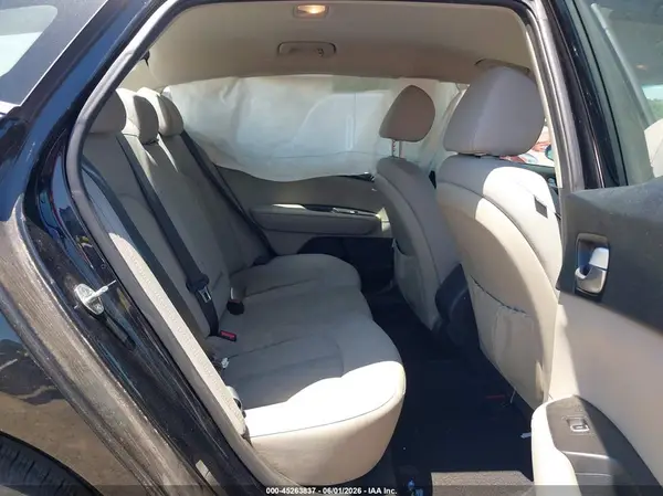5XXGT4L38HG152671 2017 KIA OPTIMA - Image 8