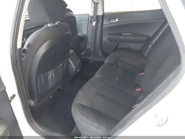 5XXGT4L38HG154646 2017 KIA OPTIMA - Image 8