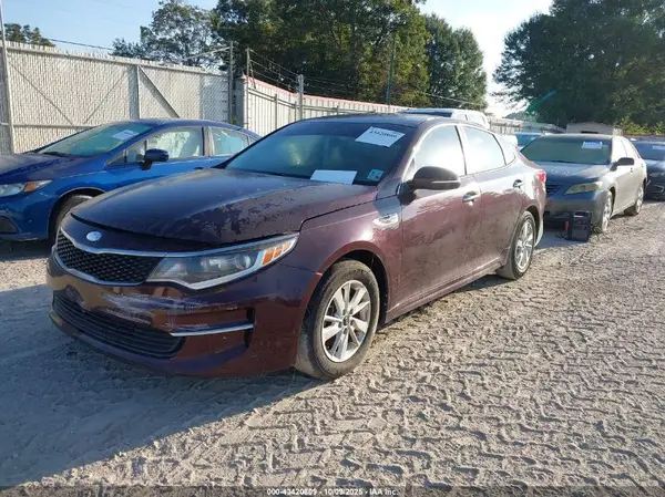 5XXGT4L38HG159748 2017 KIA OPTIMA - Image 2